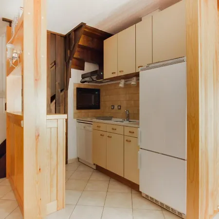 Duplex T3 Avec Balcon, Cheminee Et Parking A - Fr-1-402-82 דירה